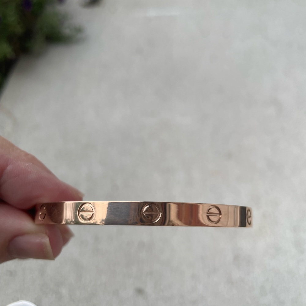 NEW GOLD LOVE BANGLE BRACELET MEDIUM MODEL STYLE SCREW MOTIF ELEGANT BRACELET - Picture 8 of 17